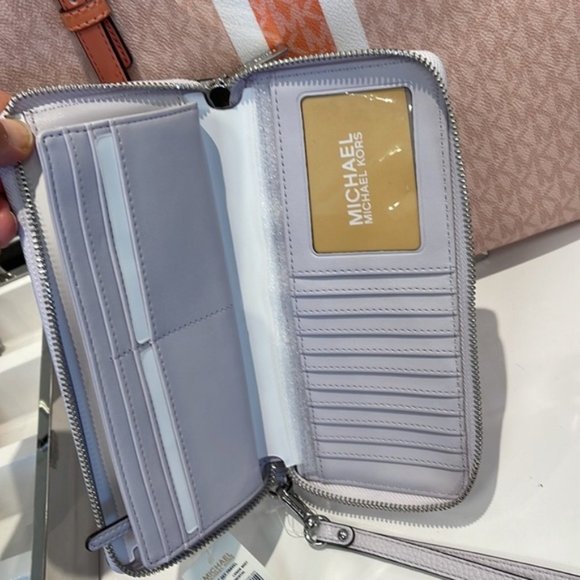 Michael Kors Jet Set Travel Large Travel Continental Wallet Leather Wristlet - Picture 7 of 16